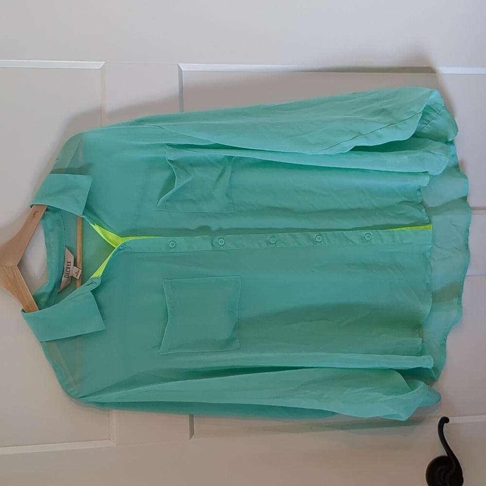 Decree Brand Top